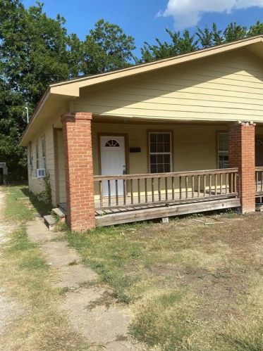 2937 Adams St, Fort Worth, TX 76110-3518