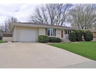 1407 Highland Pl, Faribault, MN 55021-6605