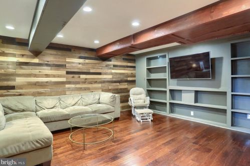 2861 Southwick Dr, Lancaster PA  17601-3547 exterior