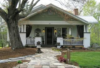 67 Fairfax Ave, Asheville, NC 28806-3221