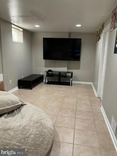 3909 Leaf Lawn Ln, Woodbridge VA  22192-4901 exterior