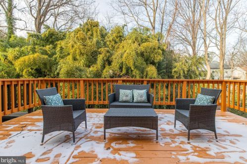 125 Kinsman View Cir, Silver Spring MD 20901-1600 exterior