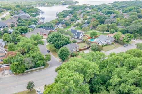 8509 Lake Country Dr, Fort Worth TX  76179-3130 exterior