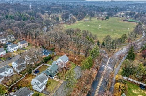 26 Whittier Ter, Bloomfield, NJ 07003-2932