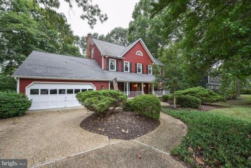 405 Breezewood Dr, Fredericksburg, VA 22407-1311