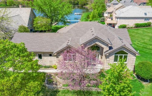 9402 Loch Glen Ct, Bull Valley, IL 60014-3330