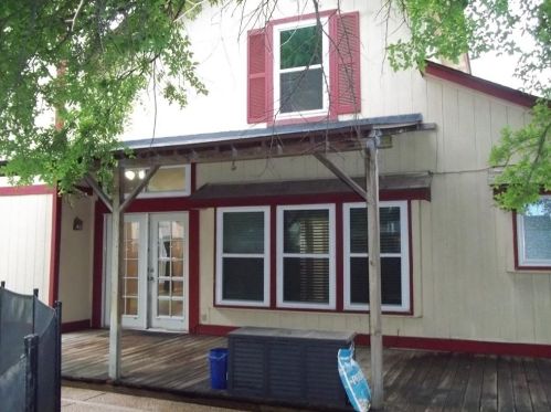 8813 Tyne Trl, Fort Worth TX  76118-7432 exterior