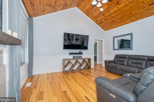 487 Vixen Ln, Gerrardstown WV  25420-4459 exterior