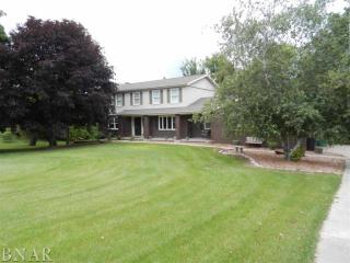9182 Hilltop Ln, Bloomington, IL 61705-6918