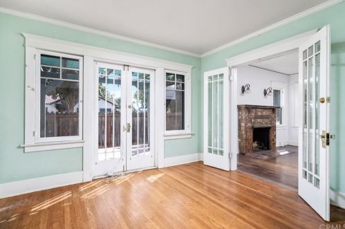 5292 Magnolia Ave, Riverside CA  92506-1248 exterior