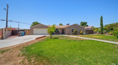 8348 Penny Dr, Riverside, CA 92503-1467