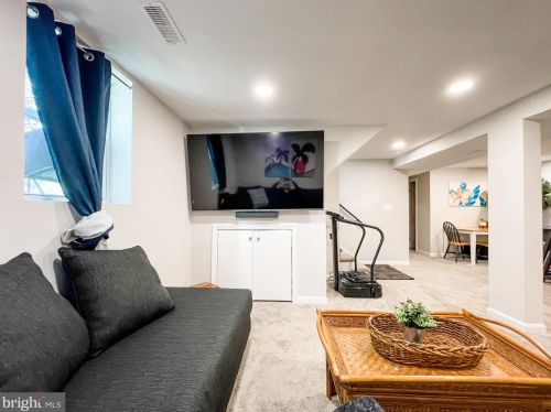 733 Stinchcomb Rd, Severna Park MD  21146-4223 exterior