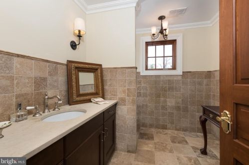 80 Mapleton Rd, Princeton NJ  08540-9668 exterior