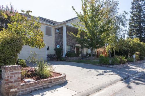 9421 Mazatlan Way, Elk Grove, CA 95624-1914