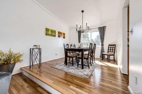 6256 Peakview Pl, Englewood CO 80111-4327 exterior