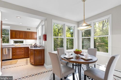 1118 Dl Dr, Silver Spring MD 20910-1601 exterior