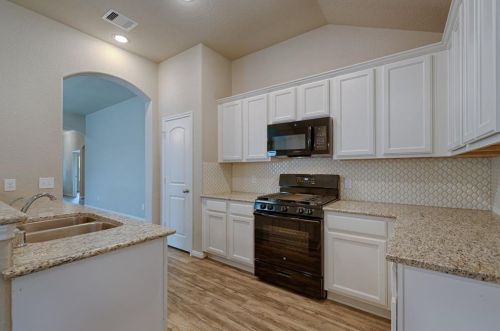 1734 Cindy Ln, Conroe TX  77304-3158 exterior