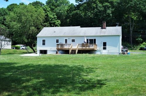 98 Flanders Rd, Niantic, CT 06357-1525