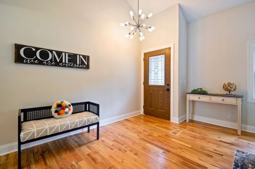 428 River Rd, Naperville, IL 60540-5037