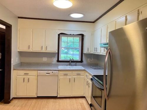 212 Elmwood Ave, Ladson SC  29456-4932 exterior