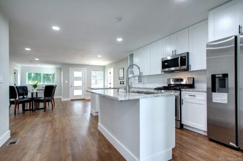 2811 Cook St, Denver CO  80205-5012 exterior