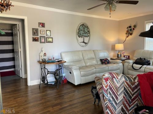 530 Lake Shore Dr, Jackson, GA 30233