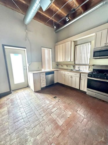 1141 21st St, Denver CO  80205-2028 exterior