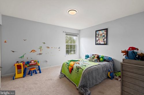 18823 Pier Trail Dr, Triangle VA  22172-2347 exterior
