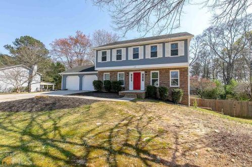 120 Lake Dr, Carrollton, GA 30117-5517