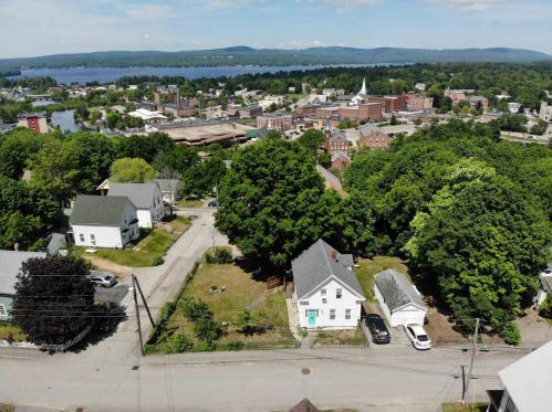 60 Avery St, Laconia, NH 03246-3521