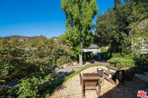 2660 Glenoaks Blvd, Glendale CA  91206-3107 exterior