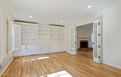 390 Forest Valley Ct, Atlanta GA  30342-2353 exterior