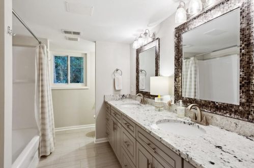 570 Elden Dr, Atlanta GA  30342-2036 exterior