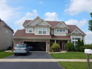 2120 Fieldcrest Dr, Hanover Park, IL 60103-1318