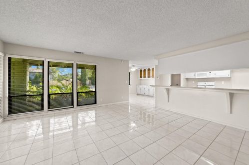 9120 Winding Oak Dr, Fair Oaks, CA 95628-4174