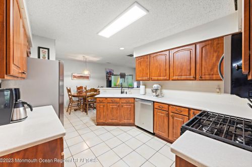 95 Old Orch Ln, Tinton Falls NJ 07712-2569 exterior