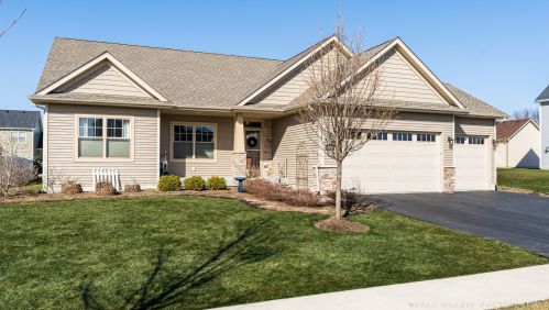 2343 Surrey St, Sycamore, IL 60178-8926