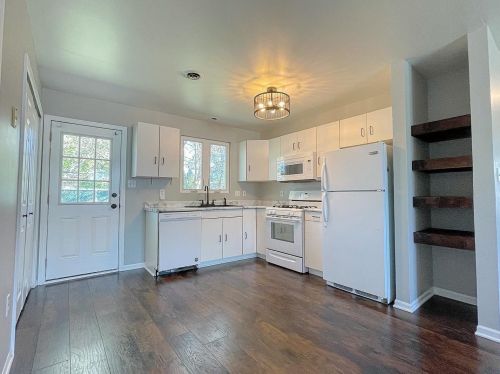 136 Meadows Cir, Crown Point IN  46307-8648 exterior