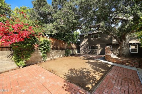 3855 Altura Ave, Glendale CA 91214-3456 exterior