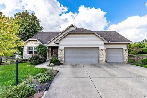 76 Hillcrest Dr, Springboro, OH 45066-8587