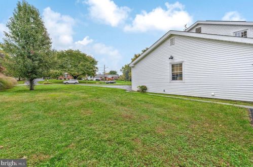 27 Lochatong Rd, Trenton NJ 08628-1608 exterior