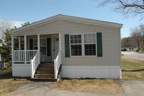 22 Parklane Rd, Hampstead, NH 03841-2221