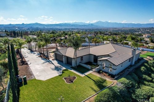 17008 Birch Hill Rd, Riverside, CA 92504-8822