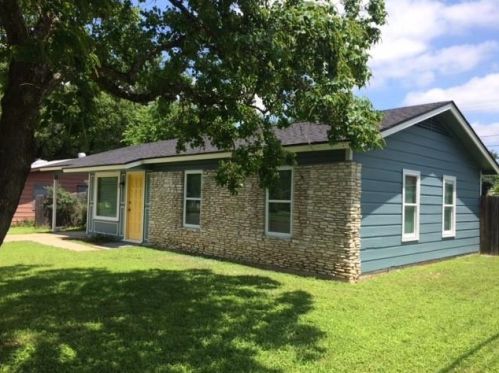 402 Chippendale Ave, Austin TX  78745-2311 exterior