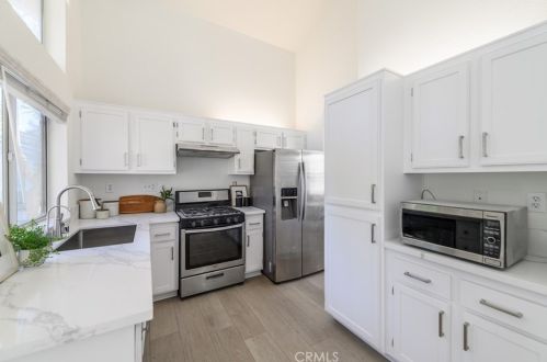 1407 Elmhurst, Irvine CA  92618-4023 exterior
