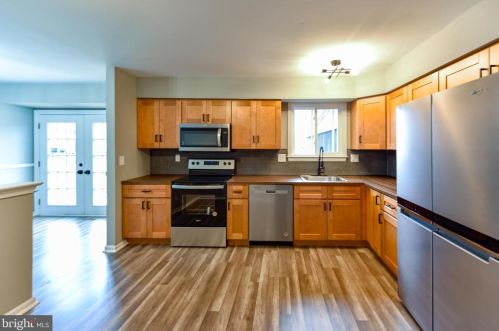 24 Kenwood Dr, Erial, NJ 08081-4206