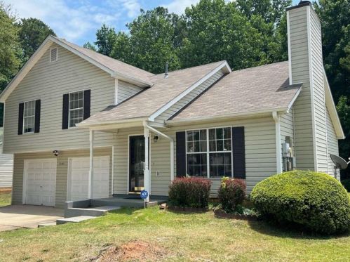 7161 New Dale Rd, Rex, GA 30273-2190