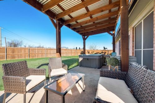 4665 Rockmill Trl, Fort Worth TX  76179-5094 exterior