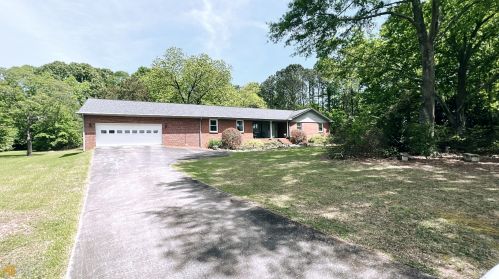 66 Danner Dr, Ellenwood, GA 30294-2623