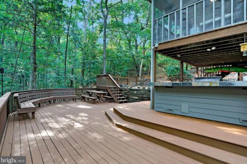 163 Greenwood Ct, Mc Gaheysville, VA 22840-3310